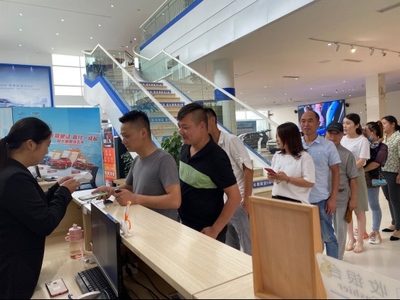 吉利豪越一車(chē)難求，工廠連夜發(fā)車(chē)仍供不應(yīng)求